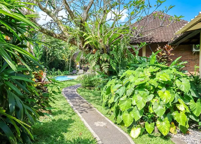 Taman Lituhayu Villa *