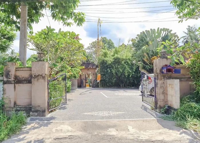 Villa Taman Lituhayu *