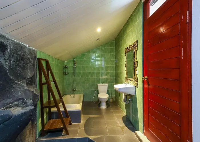 Taman Lituhayu Villa