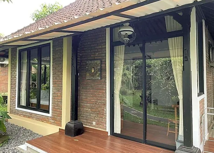 Villa Taman Lituhayu *